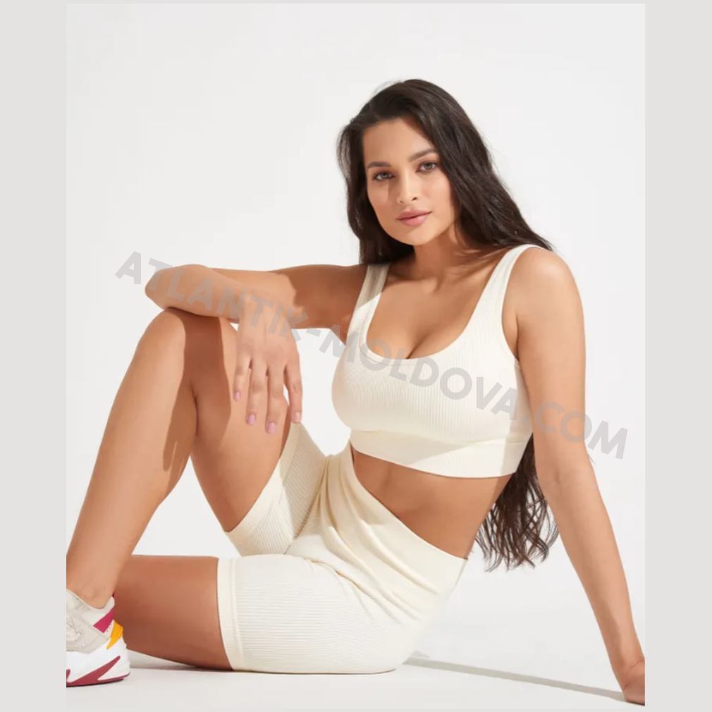 Costum sportiv pentru femei FourPM — pantaloni scurți și top