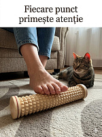 Aparat de masaj pentru picioare din lemn - rolă mare.